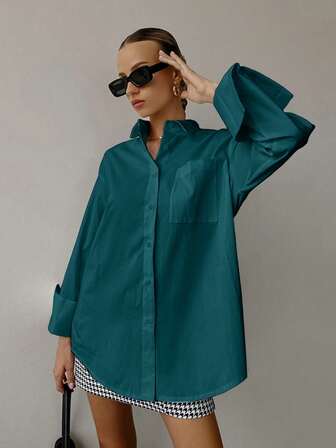 Biała, jednokolorowa, luźna bluzka zapinana na guziki, damska koszula z długim rękawem, odpowiednia dla kobiet, stylowy design, odpowiednia do biura, na co dzień, na jesień, na powrót do szkoły, na co dzień w stylu boyfriend, podstawowy strój nauczyciela, strój biznesowy, koszula robocza dla kobiet