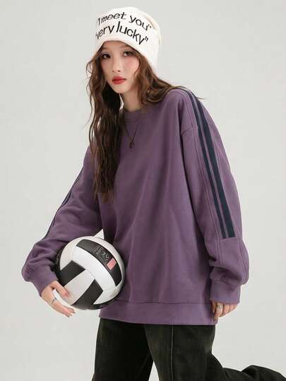 2025新款秋季撞色紫色海军蓝条纹极简圆领女式卫衣，修身剪裁，复古街头风