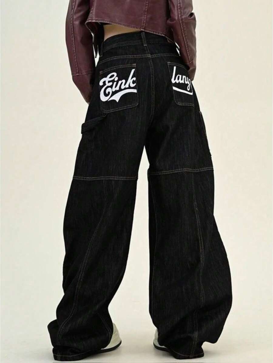 [Outfit de moda]Declaración de Silueta. Jeans de Tiro Alto y Corte Degradado ('Sword') Superlargos con Estampado de Letras para Tallas Grandes, Diseño Holgado y con Estilo Americana - Un Look con Personalidad - Negro - Ver 1