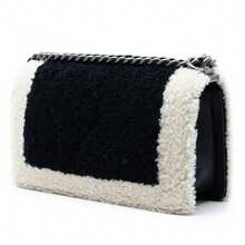 CHANEL Authenticated  PRE-OWNED Old Medium Bicolor Shearling Boy Flap Bag - màu đen - Xem 2