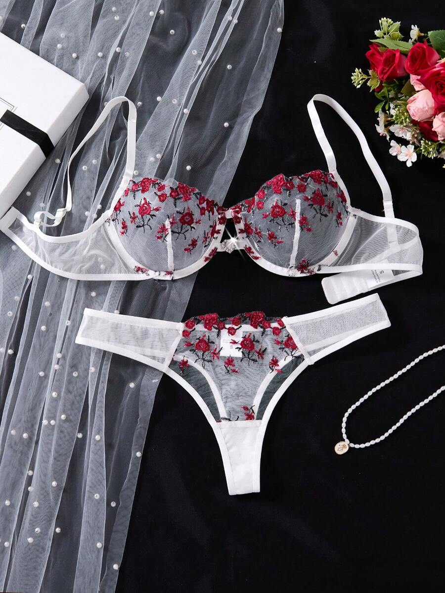 两件套女士迷人优雅樱花刺绣粉色花卉睡衣，半透明网纱镂空心形装饰女士两件套，舒适家居服可爱睡衣上衣