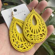 MALOYANVE Bohemian Wood Earrings For Women Handmade Natural Retro Lightweight Teardrop Geometric Hollow Wooden African Dangle Drop Geometric Statement Earrings Boho Vintage ,Yellow - 黃色的 - 查看 6