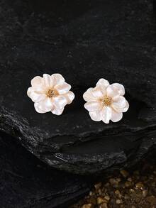 Opalesca 1 par de aretes de botón con diseño de flores, adecuado para uso diario en primavera y verano para mujeres en San Valentín - Beis - Ver 3