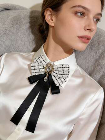 1pc Winter Style Rhinestone Alloy Oversized Bow Tie Brooch, Black Bow Tie Shirt Accessory, Suitable For Daily Wear, Elegant Oversized Bow Tie Brooch Pin