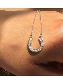 1pc Minimalist Circular Zirconia Pendant Necklace - Fashionable & Versatile, Suitable For Vacation And Daily Wear, Unisex