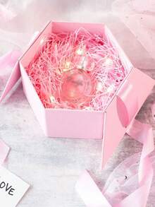 Giấy nhăn nhiều màu sắc và sợi raffia là chất liệu thích hợp để tự làm đồ trang trí đám cưới, tiệc sinh nhật và hộp kẹo. Nó cũng có thể được sử dụng để làm hộp quà tặng. Có thể dùng để trang trí tiệc cưới, ngày Valentine và năm mới để bảo vệ những món quà dễ vỡ. - Nhiều màu - Xem 5