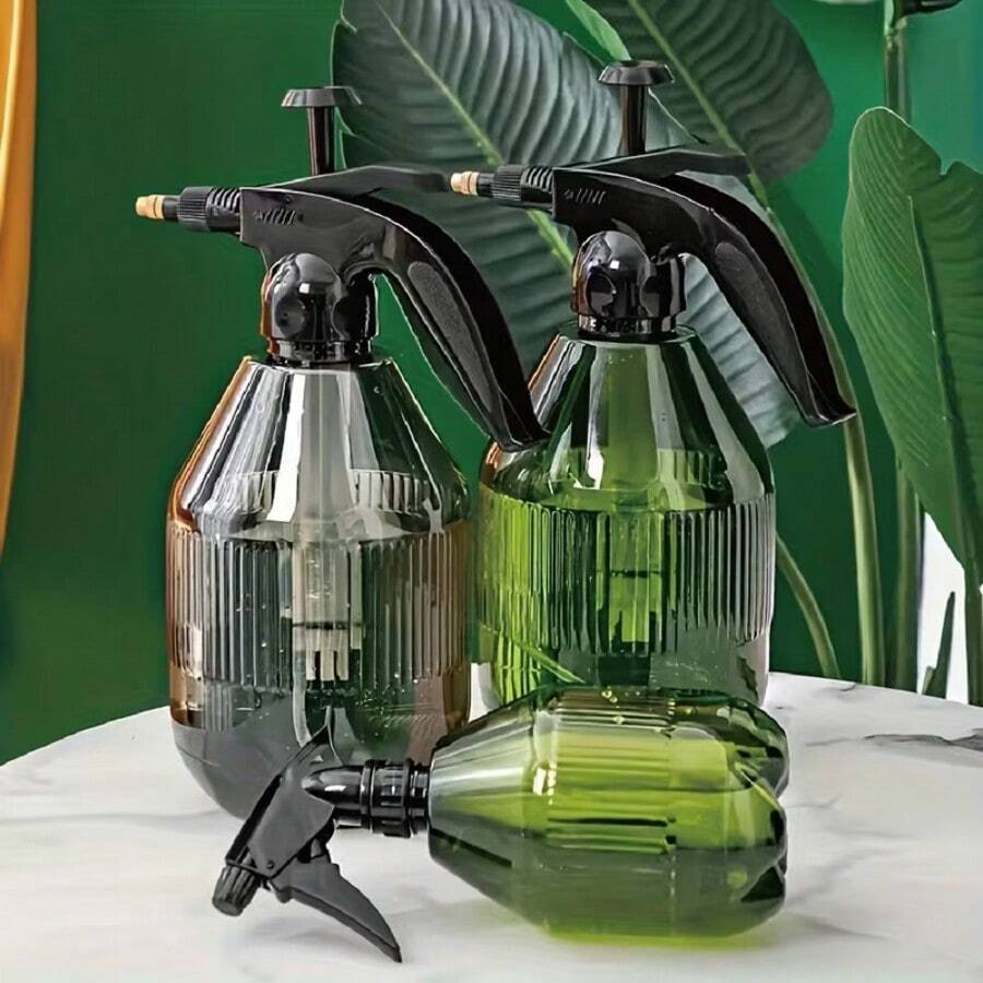 1个750毫升/2升细雾手持喷雾瓶，带可调节喷嘴 - 顶部按压式，压力喷雾器，适用于室内/室外园艺、家居清洁