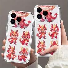Adorables dragones de dibujos animados en diversas poses sonriendo. Esta elegante funda es compatible con los modelos  16, 15, 14 Pro Max, 13, 12, 11, XR y XS Plus. Fabricada en silicona TPU, ofrece protección contra golpes y caídas, además de una sensación superior. Es un regalo ideal para familiares, amigos y seres queridos, y una opción perfecta para Navidad. - transparente - Ver 4