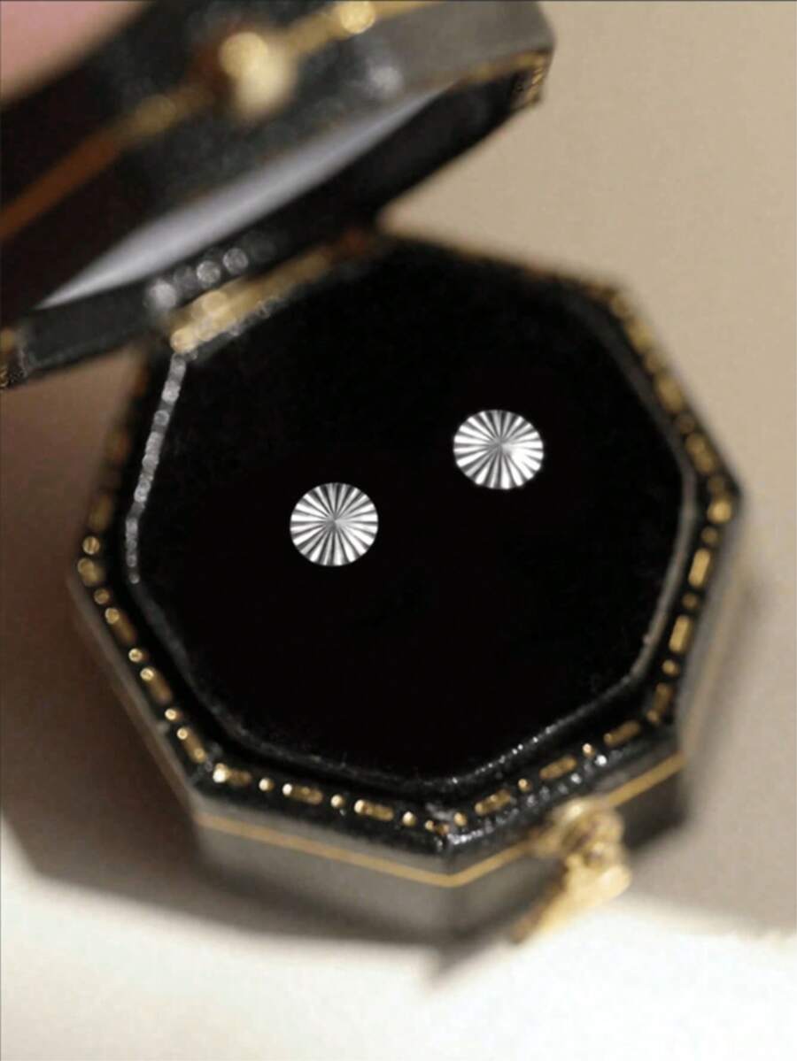 1 对复古 S925 纯银浮雕小圆盘耳钉，女士珠宝配饰，适合通勤、日常佩戴、约会、婚礼、生日