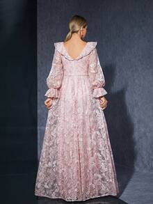 V领饰以扇形花边，刺绣蕾丝，长袖，开衩——一款高端晚礼服。女士优雅连衣裙 - 粉色 - 查看 2