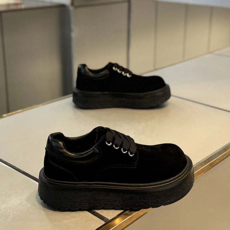 Herrderbyskor, rund tå, svarta arbetskängor, pendlingskängor, läderskor med tjock sula, populära herrskor, sneakers med tjock sula, låga skor - Svart - Visa 1