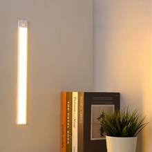 1 Stück LED Bewegungsmelder Schranklicht, kabellose Aufklebe-Installation Sensorlicht, 3 Farbtemperaturen langgestreckte Augenpflege Lampe, Multi-Funktions Beleuchtungsmodus (Dauerbetrieb + Sensor), kabellose Lade Nachtlicht, Handgehalten, geeignet für Schrank/Barschrank/Kleiderschrank/Arbeitszimmer/Schlafzimmer/Wohnzimmer/Büro/Treppenhaus/Eingang/Nachttisch und andere Räume - Drei Lichtfarben - Übersicht 7