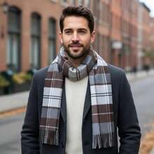 Bufanda Hombre, Bufandas para Hombre a Cuadros, Bufandas Térmicas de Invierno, Perfecto para Otoño, Invierno, Clima Frío y Regalos de Navidad (30 x 180 CM con Borlas) - Marrón - Ver 4