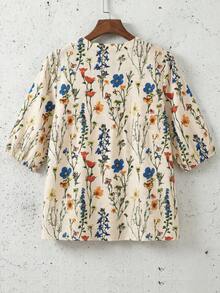 JTI 女士波西米亚风印花衬衫，V领，七分泡泡袖，宽松荷叶边下摆，休闲度假衬衫，夏季 - 杏色 - 查看 2