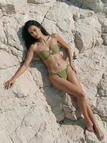 Conjunto de bikini sin tirantes de unicolor, adecuado para vacaciones en la playa - Verde Oliva - Ver 3