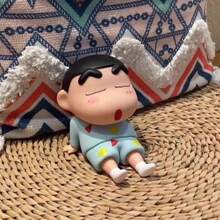 蜡笔小新可爱睡衣手机支架 - 收藏级人偶，耐用PP材质，完美的桌面配件和DIY礼物，趣味儿童玩具 - 彩色 - 查看 9