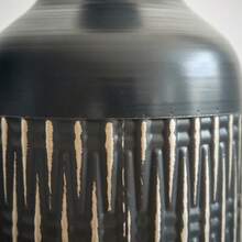 Set Of 3 Large Black Floor Vases (50/66/83 Cm): Large Decorative Metal Vases With A Grooved Pattern, Planters As Decoration For Living Rooms And Hallways In An Industrial Design. - Black - View 11