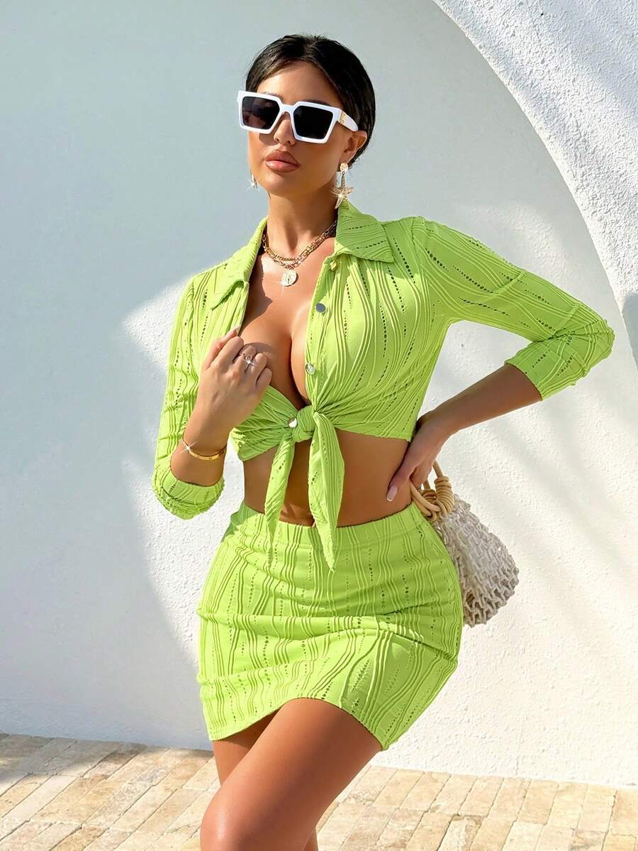 女士早春休闲时尚镂空面料长袖短款上衣和半身裙两件套