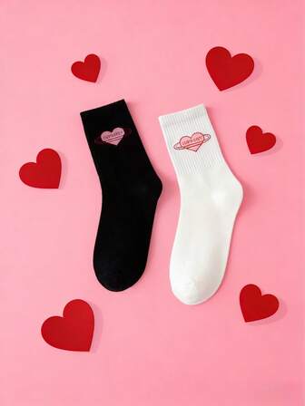 2 Pairs/4 Pairs Women's New Cute Korean/Japanese Style Simple Fashion Heart & Letter Pattern Socks, Comfortable Soft Unisex Mid-Calf Socks, Holiday/Valentine's Day Gift, Suitable For All Seasons