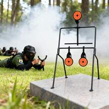 1 pezzo Bersaglio metallico, 3 bersagli rotanti autoreset per pratica all'aperto, adatto per fionda, caccia, pratica di fionda. Include attrezzo per il montaggio. Superficie del bersaglio spessa 2 mm, base stabile con 4 picchetti per il terreno. - Tre obiettivi - Visualizzare 5