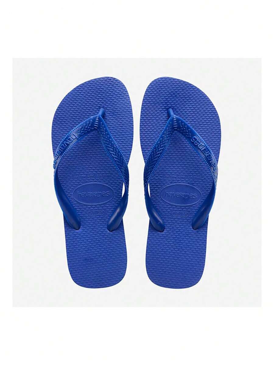 Discover The Perfect Blend Of Style And Comfort With Havaianas Top 4000029 Flip Flops In Blue – Unisex, Timeless Design For SS25. Experience All-Day Comfort With Textured Rubber Sole And Classic Silhouette. Ideal For Beach, Pool, Or City Strolls, These Versatile, Water-Resistant Sandals Offer Durability And Easy Packing For Travel. Embrace Authenticity With Signature Logo And Choose From Vibrant Colors To Suit Your Unique Style. Available In Sizes 39/40, 41/42, 43/44, 45/46. 0001-Blanco - 藍色 - 查看 1