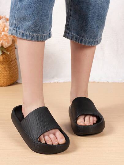 Kids' Solid Color Soft Comfortable Slip-On EVA Thick Sole Indoor/Outdoor Quiet Slippers, Suitable For Beach, Home, Bathroom, Spring/Summer