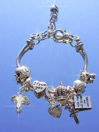 1条Y2K风格手链，1条复古街头风十字架手链，1条十字架爱心手链