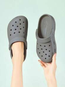 Nuevas Chanclas para Hombre de EVA con Agujeros Ventiladores - Talón de 3,7 cm Ligero y Suave, Suela Antideslizante y de Secado Rápido, Ultra Cómodas Sin Ruido, Resistentes al Olor y a la Suciedad, Fáciles de Limpiar, Diseño Minimalista Moda Perfectas para Casa, Salidas Diarias y Playa (Uso Duradero a Largo Plazo) - Gris - Ver 3