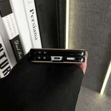 简约卡其条纹手机壳，带可拆卸毛绒腕带，兼容三星 Galaxy ZFlip7、ZFlip6、ZFlip 5，防震后盖 - 卡其色 - 查看 10