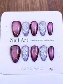 10片中号椭圆形美甲贴片，深紫色渐变闪粉+银色闪粉，轻盈奢华的底色，3D白色花朵装饰（金色点缀）和金色线条装饰设计，闪亮亮片，100%纯手工制作，可重复使用的亚克力美甲贴片，包含1片果冻胶、1根胶棒和1个指甲锉，适合女性日常或派对佩戴。 - 彩色 - 查看 2