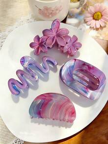 Conjunto de 4 presilhas de cabelo femininas grandes em madrepérola nas cores contrastantes rosa e roxo. Presilhas onduladas em formato de flor semioval, acessórios de cabelo elegantes, minimalistas e versáteis de alta qualidade, ideais para uso diário, ocasiões casuais, festas, trabalho, férias, lavar o rosto, maquiar-se e combinar com qualquer roupa. Presilhas de cabelo femininas casuais e elegantes.