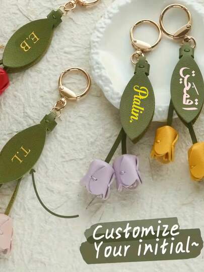 Diseño personalizado con nombre - Elegante llavero con forma de tulipán de cuero de PU, decorado con hojas verdes, emparejado con un llavero de metal, conveniente para colgar, adorable llavero floral en estilo Ins, hecho de cuero de PU y aleación, se puede colgar en bolsos, mochilas, coches, etc., opción ideal para damas, parejas, bodas o el Día de San Valentín