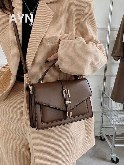 轻巧，带扣装饰翻盖方形包，适合少女、女大学生、新秀和白领大学生、通勤、户外、旅行、郊游、商务休闲女包，非常适合办公室、商务和工作