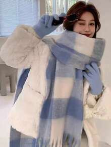 1 件小格子围巾，柔软温暖，适合秋冬