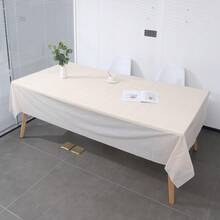 Bộ 6 khăn trải bàn màu pastel. Đây là những khăn trải bàn hình chữ nhật bằng nhựa dùng một lần, thích hợp cho các sự kiện ngoài trời, lễ hội, trang trí tiệc kem, cũng như để bài trí phòng ăn trong lễ tốt nghiệp, đám cưới, dã ngoại và các dịp khác. - Nhiều màu - Xem 13