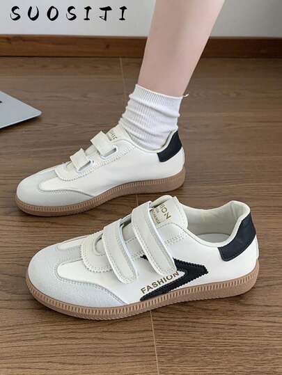 女式新款钩环平底休闲运动轻便白色运动鞋