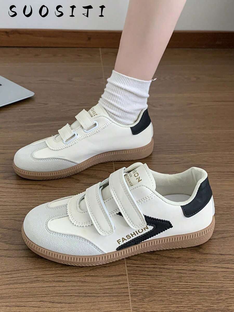 女式新款钩环平底休闲运动轻便白色运动鞋