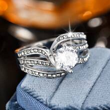 这款优雅的订婚戒指适合女性日常佩戴，也适合度假、约会、通勤、聚会、派对、订婚、婚礼等场合，还可以作为生日礼物送给妻子或女友。 - 戒指 - 查看 11