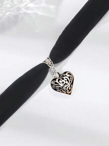 1 chiếc vòng cổ choker cổ điển dành cho nữ, mặt dây chuyền hình trái tim rỗng bằng nhung, dây chuyền đeo xương đòn. - Trái tim rỗng màu đen - Xem 3