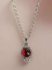 1件复古波西米亚石榴吊坠项链，女士创意精致雕刻红色个性化项链首饰配饰