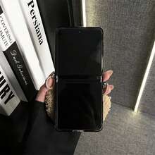 简约卡其条纹手机壳，带可拆卸毛绒腕带，兼容三星 Galaxy ZFlip7、ZFlip6、ZFlip 5，防震后盖 - 卡其色 - 查看 8
