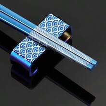 Palillos reutilizables de acero inoxidable con revestimiento de titanio con soporte juego de regalo de palillos japoneses ligeros aptos para lavavajillas AzulResistente al calor, de grado alimenticio, con tranquilidad, comer con tranquilidad - Azul - Ver 6