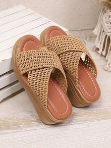 1 Pair Girls Platform Criss-Cross Woven Hollow Textured Fashion Beach Wedge Sandals - Brown - View 5