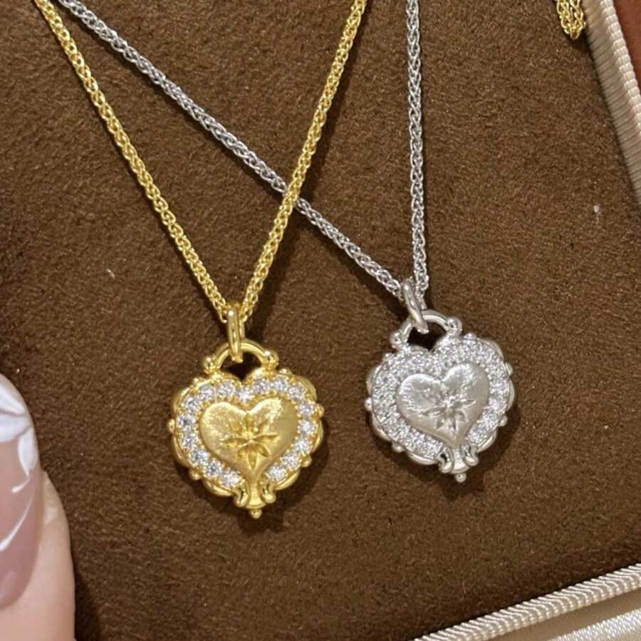 1pc Frosted Heart Pendant Necklace, Delicate Luxurious High-End Collarbone Chain - Brushed Heart Necklace - View 1