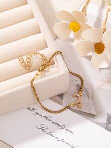 1条简约阿拉伯字母手链，是送给男士/女士、家人、朋友的理想礼物，适合周年纪念日、生日、节日、毕业典礼、舞会和其他场合。