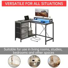 Estación de Trabajo Ergonómica Moderna en Forma de L | Mesa Esquinera para Oficina en Casa con Tomas de Corriente, Luces LED, Cajones y Estantes - Gris - Ver 7