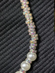 高级水钻、白色珍珠、心形和蝴蝶图案亚克力手机壳 + 腕带，兼容 17 Pro Max/17 Pro/17 Air/17/16 Pro Max/16/16 Pro/16 Plus/15/15 Pro Max/15 Pro/15 Plus/11/12/13/14 Pro Max/11 Pro/11 Pro Max/12 Pro/12 Pro Max/13 Pro/13 Pro Max/14 Pro/14 Pro Max/14 Plus，创意硬壳 - 白色珍珠蝴蝶+腕帶手繩 - 查看 6