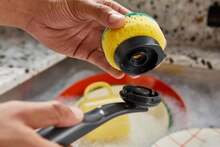 Joseph Joseph SinkTech Dish Brush With Replacement Head, Durable Bristles, Easy To Replace - MàuD - Xem 6