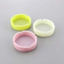 1 pièce Mini cendrier en silicone, compact et élégant pour l'intérieur, mignon et portable, léger, accessoire pour cigare, porte-cigarette, convient pour la terrasse extérieure, le bureau, la voiture, la maison - Rose bonbon - Voir 2