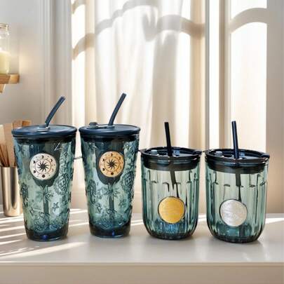 个性化星座主题耐热玻璃水瓶。有两种尺寸可选，适合居家办公使用，或作为情侣礼物。情人节送给男友或女友的完美之选。